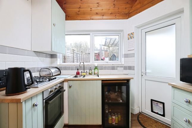 51, Alexander Street, Chesham photo 4