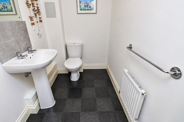 64A, Jubilee Drive, Fleet photo 4