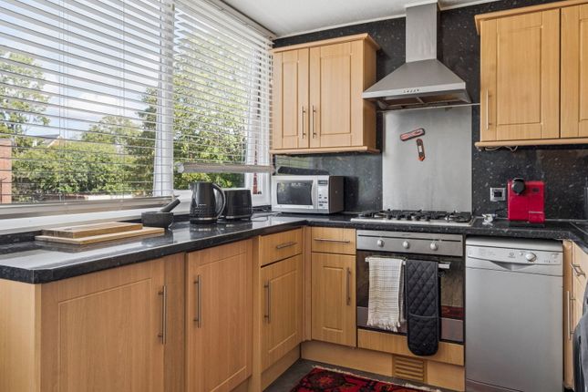 11, Grangedale Close, Northwood photo 4
