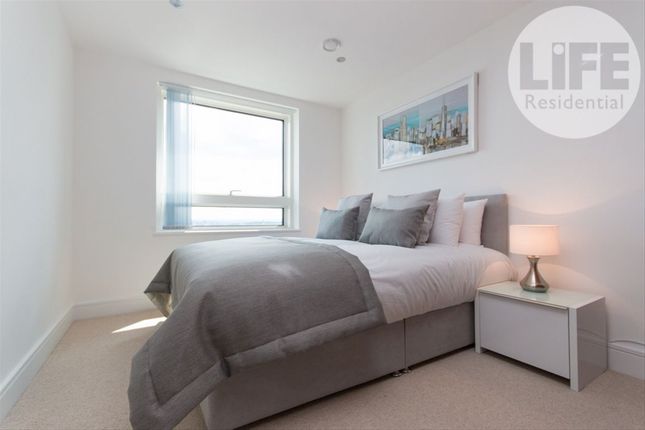 Apartment 2607, Talisman Tower, 6, Lincoln Plaza, London photo 4