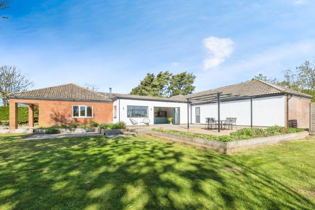Thumbnail Detached bungalow for sale in Eagle Road, Spalford, Newark