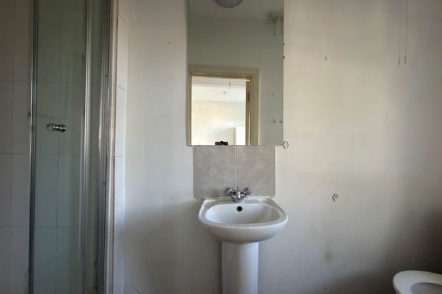 Flat 6, Etherley Road, London photo 4