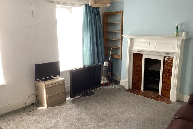 Flat at 208, High Road, Felixstowe photo 2