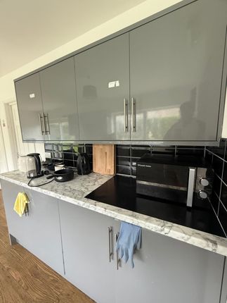 143, Room 6, Coventry photo 3