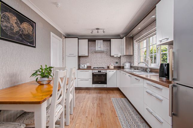 1, Blackwood Court, Dunfermline photo 4
