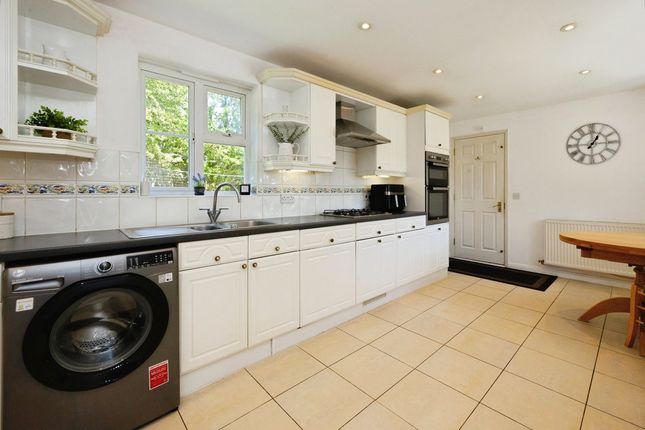 23, John Dutton Way, Ashford photo 4