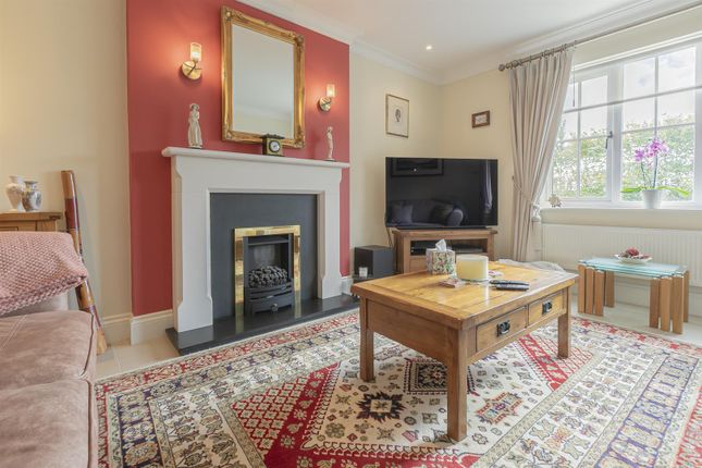 9, Brooklands, Royal Wootton Bassett photo 2