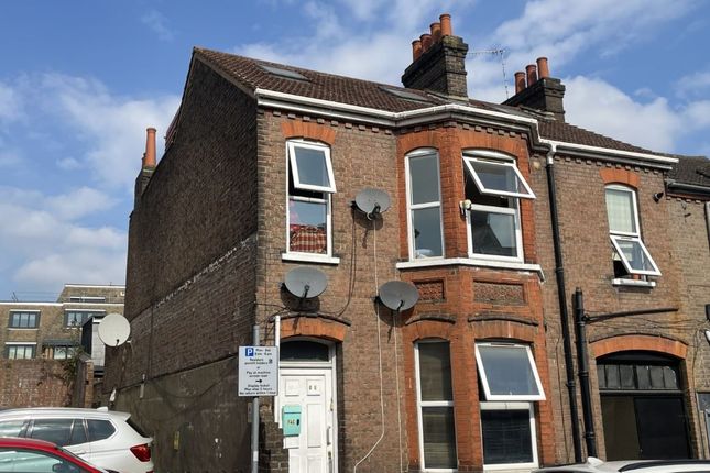 2-bed flat on 74, Cardigan Street, Luton, £85,000