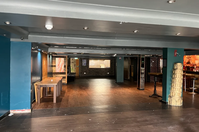 107 High Street, Crawley photo 2