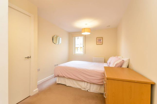 Thumbnail Flat to rent in Wiltshire Row N1, Hoxton, London,