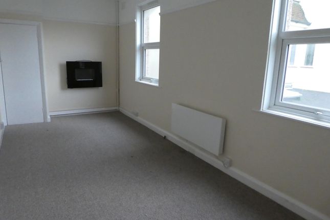 Flat 6 Mill House, 7-8, Marine Drive West, Bognor Regis photo 2