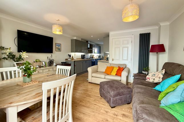 20, Sovereign Avenue, Gosport photo 3