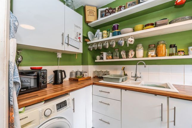 Flat 16, Dukes Mill, Broadwater Road, Romsey photo 4