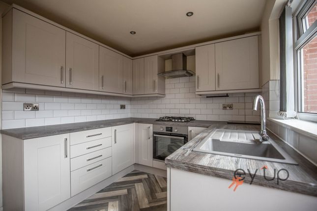 55, Groves Hall Road, Dewsbury photo 3