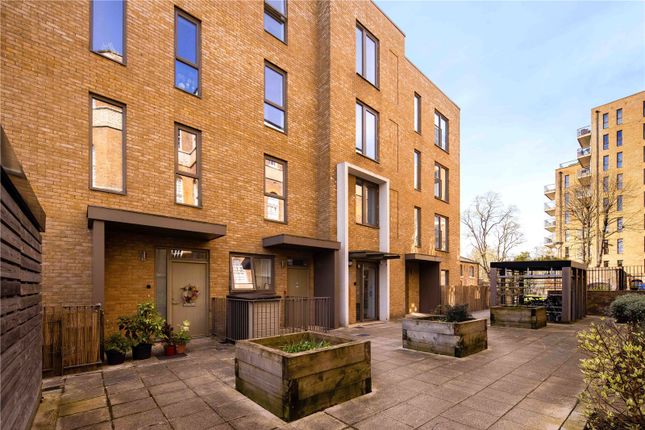 Flat for sale in Richard Tress Way, Bow, London