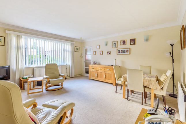 Flat 3,, Madeira House, West Byfleet photo 2