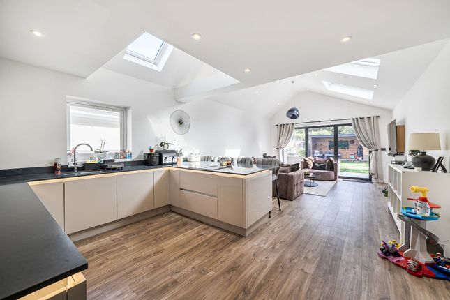 21 Knighton Way Lane, Uxbridge photo 4