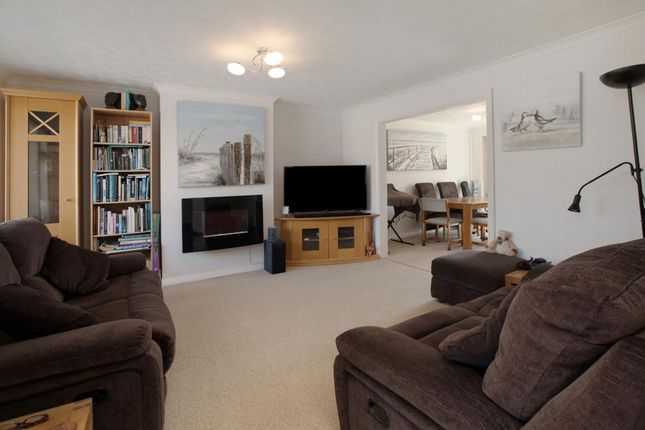 4 Elmwood Crescent, Dawlish photo 3