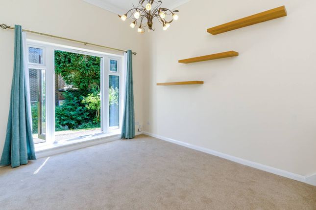 Thumbnail Flat to rent in Farnham Road, Guildford