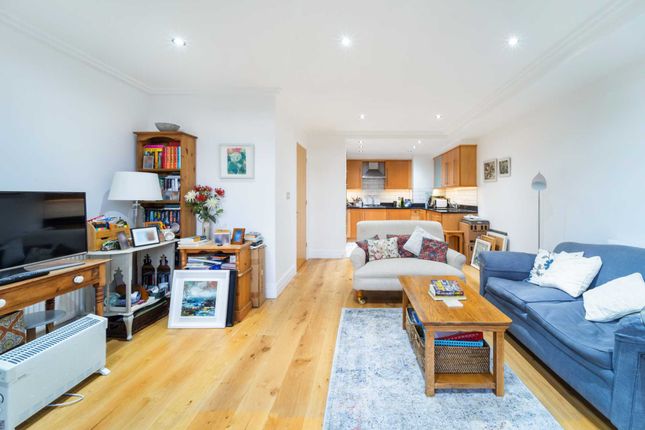 Flat for sale in Point Wharf Lane, Ferry Quays, Brentford