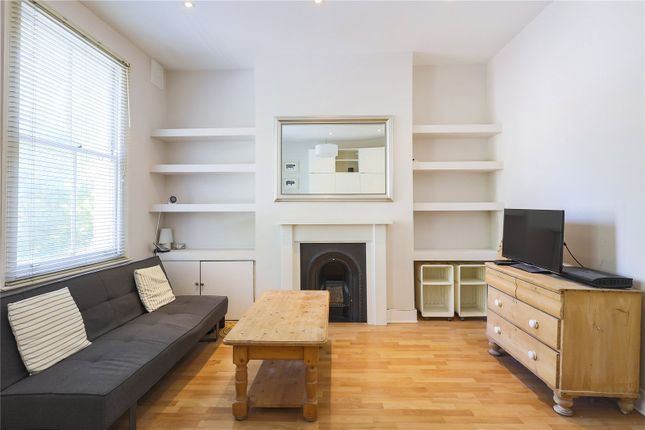 Flat to rent in Hornsey Road, Holloway, London