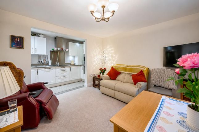 11 Crown Mews, Rothschild Place, Tring photo 4