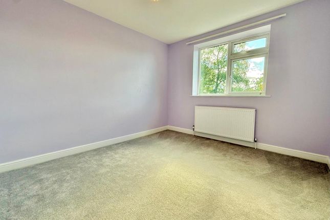 2a, 2, Emmott Drive, Leeds photo 5