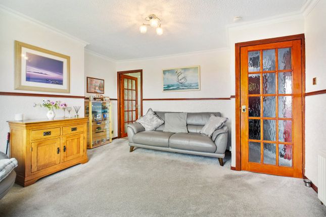 63, Elm Drive, Johnstone photo 3