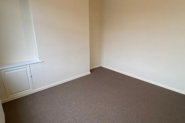 33, Doncaster photo 3