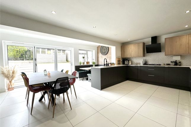 5, Larksmead, Dorset photo 2