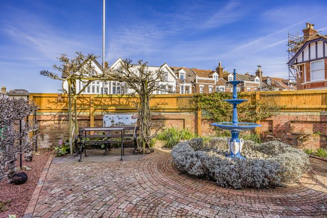 29, Brading Avenue, Southsea photo 2