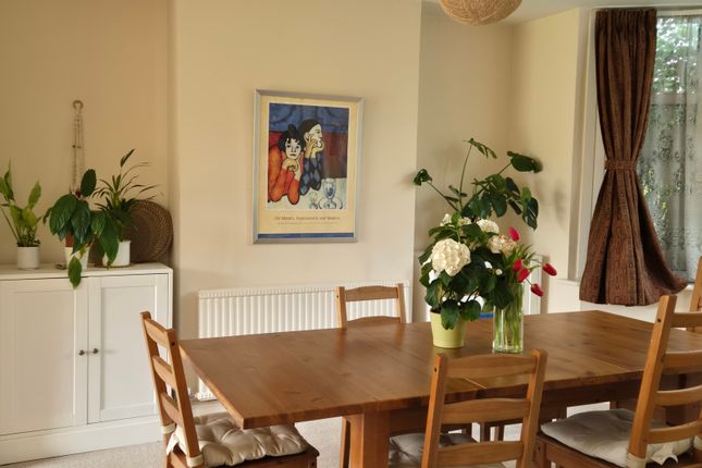 20, Sandringham Road, Northolt photo 4