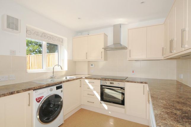 End terrace house to rent in Newbury, Berkshire