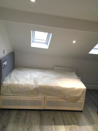 Room to rent in Aintree Crescent, Ilford