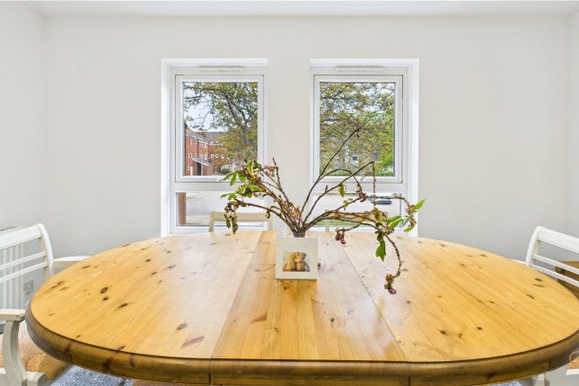 28, Holy Rood Court, Middlesbrough photo 5