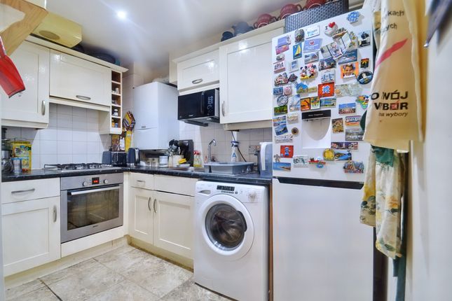 60 Queens Road, London photo 3
