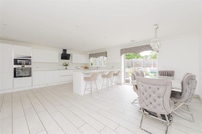 Kirkdale Close Lords Wood, Chatham photo 4