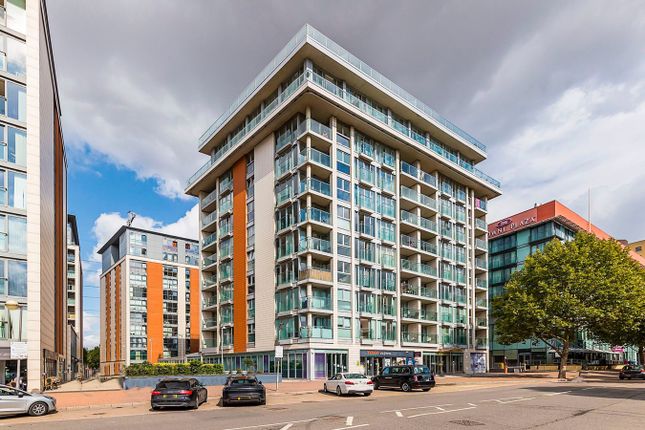 Thumbnail Flat for sale in The Oxygen Western Gateway, London