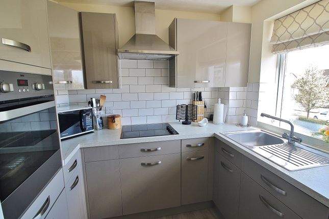 15, Apsley Lodge, Waterlooville photo 3