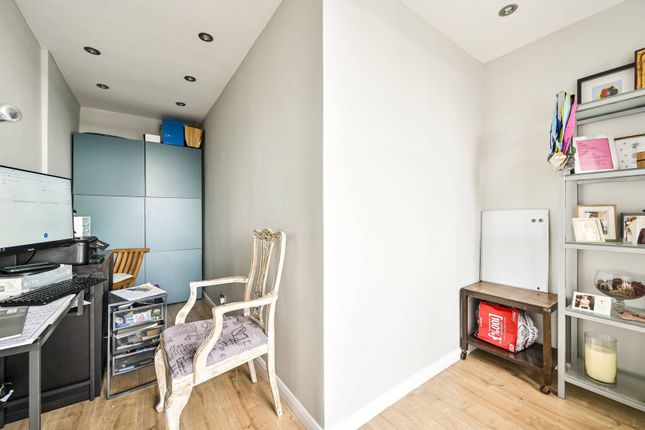 Flat for sale in Holyport Road, Crabtree Estate, London