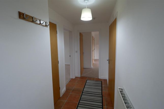 43, Leas Close, St ives photo 2