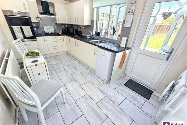 64 Roydene Crescent, Leicester photo 4