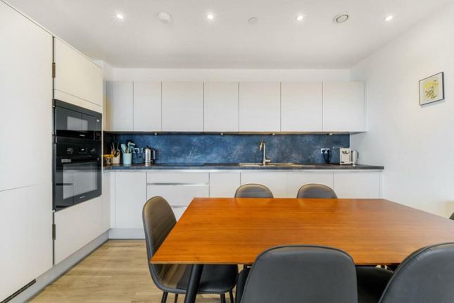 Flat 35/Goodwin House, 2 Selbourne Avenue, Hounslow photo 4