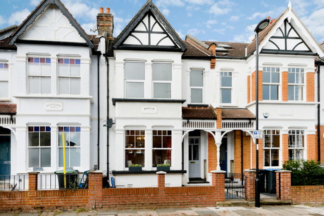 Thumbnail Flat for sale in Fyfield Road, Enfield, Greater London