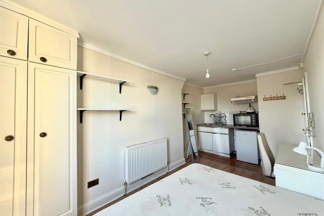 2, 6, Hogarth Road, London photo 5