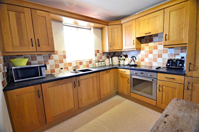 11, Green Meadow Close, Haverfordwest photo 2