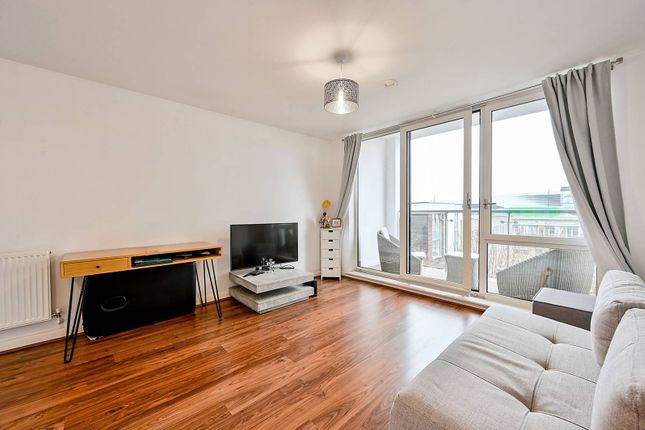 Thumbnail Flat for sale in Pyrene House, Brentford