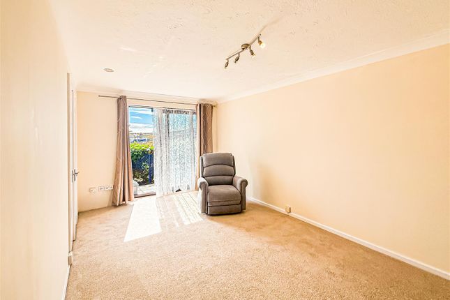 Flat 4, The Anchorage, Belvedere Road, Burnham-On-Crouch photo 3