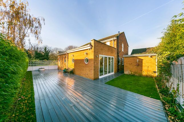 8 Thamesgate Close, Richmond photo 2