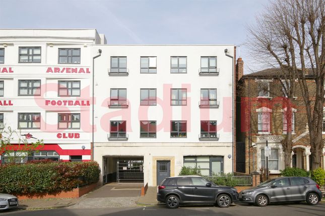 Thumbnail Flat for sale in Highbury Hill, London, - EPC Rating B